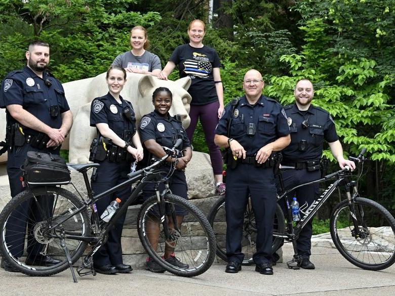 Group photo of Police at Lion Shrine